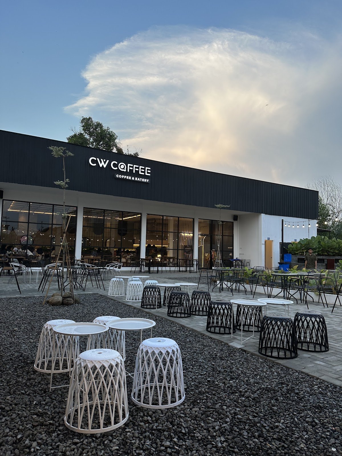 CW Coffee & Eatery - Sampit