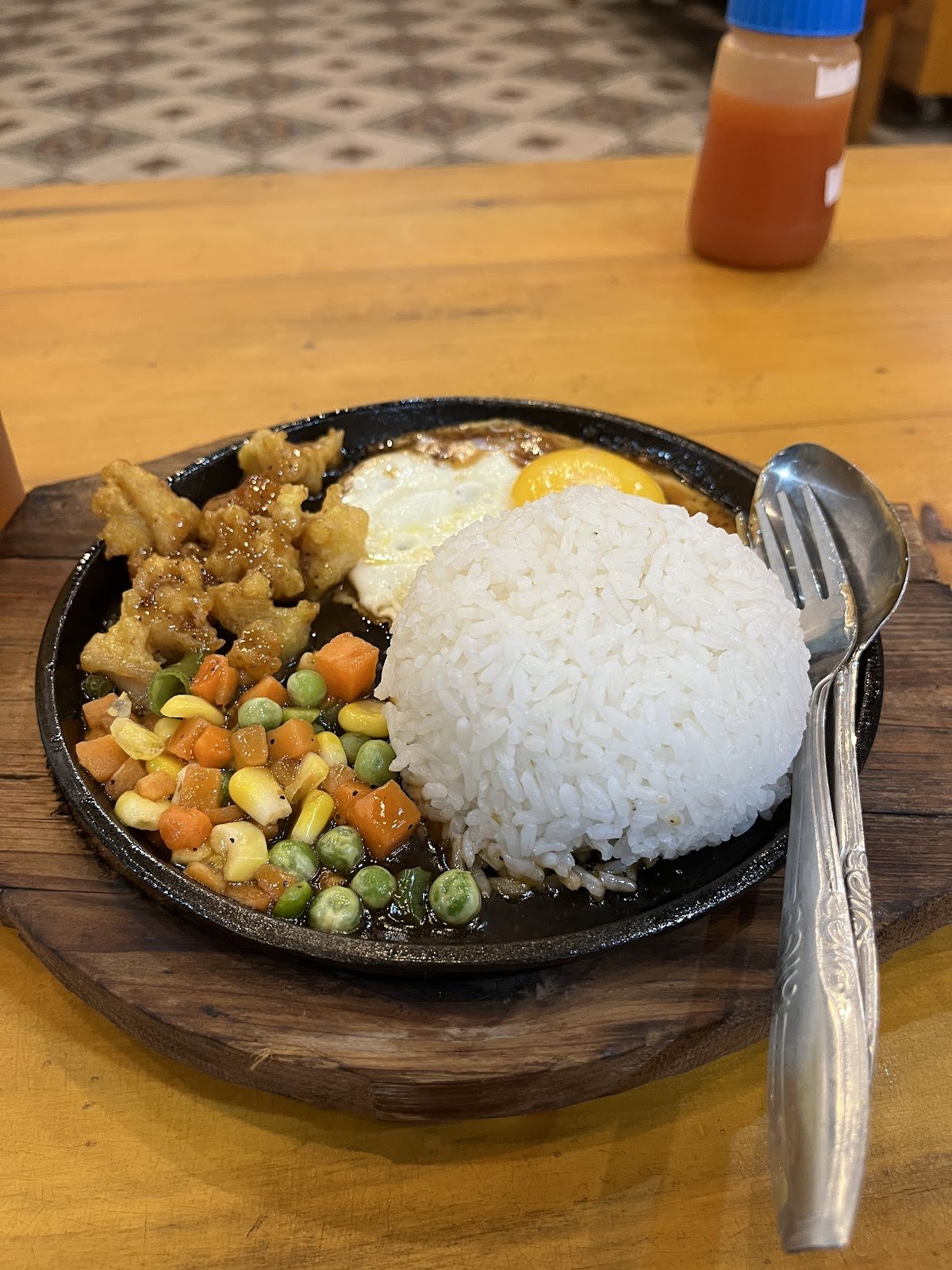 Segar Santuy. Coffee & Eatery